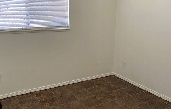 4909 EVANSTON CT