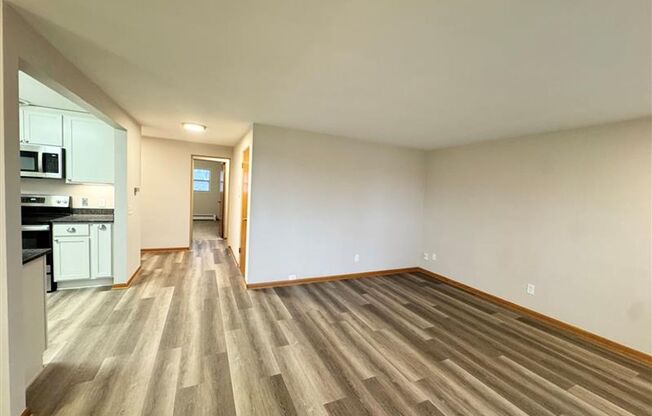 2 beds, 1 bath, 875 sqft, $1,675, Unit 85B