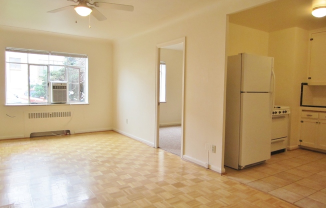 2 beds, 1 bath, 700 sqft, $1,500, Unit 104