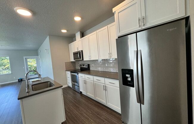 2 beds, 1 bath, $1,995, Unit # 201