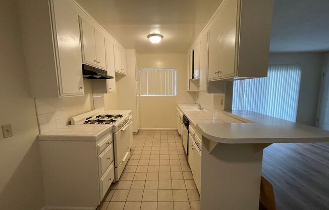 2 beds, 2 baths, $2,795, Unit 12