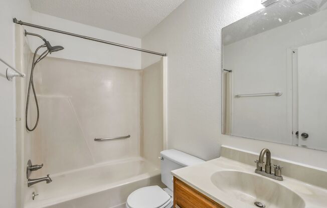 2 beds, 2 baths, $1,200