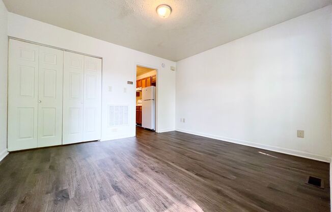 1 bed, 1 bath, $925, Unit 2200-B