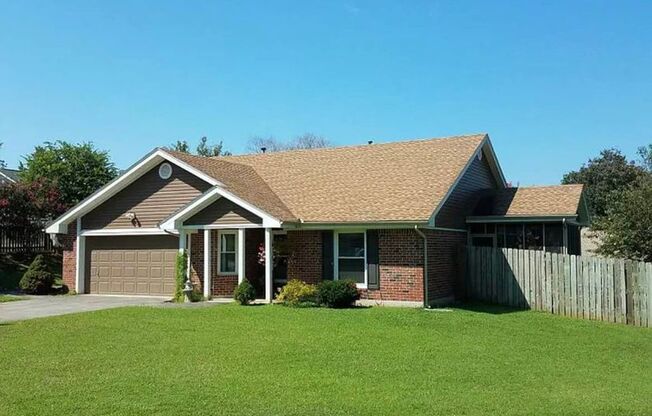 Knoxville 37922 - 3 bedroom, 2 bath home - Contact Susan Niedergeses (865) 300-4722