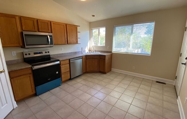 **Spacious 3 Bedrom Home for Rent**