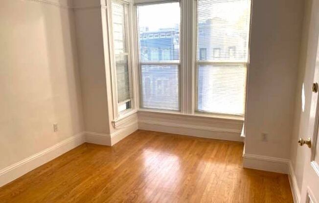 1 bed, 1 bath, $2,300