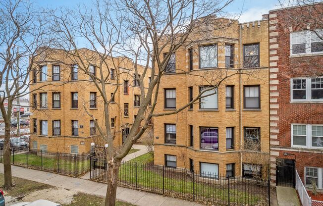 1 bed, 1 bath, 590 sqft, $1,675, Unit 5951P-1W