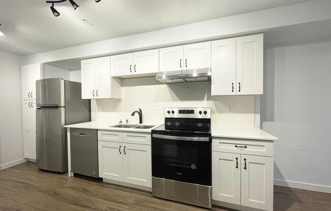Studio, 1 bath, 707 sqft, $1,845, Unit Hamrick B02