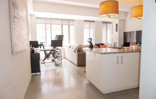 1 bed, 1 bath, 829 sqft, $4,300, Unit 210