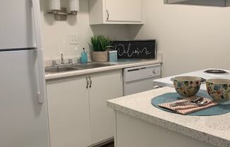 2 beds, 1 bath, 760 sqft, $1,475, Unit LP30