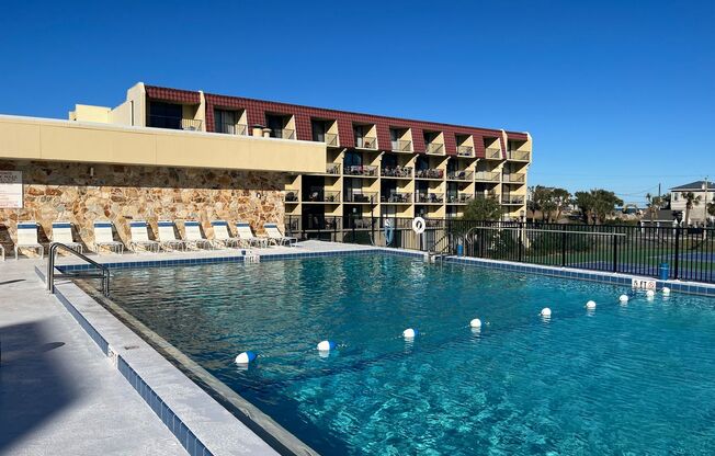 Amazing Ocean View from Pool or Jacuzzi - 1bdrm 1Ba in Datyona Beach - Includes Water/Sewer/Basic Cable & Internet