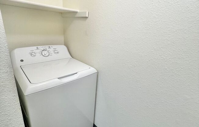 3 beds, 2 baths, 1,050 sqft, $1,950, Unit J-066