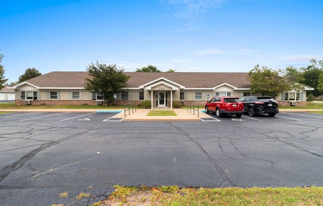 2 beds, 1 bath, 900 sqft, $995, Unit 2840-110