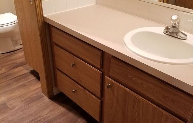 2 beds, 1 bath, 867 sqft, $1,395, Unit Bluff-22