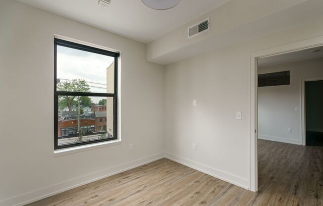 2 beds, 2 baths, $1,725, Unit 1050 N 4th St. Apt. 305