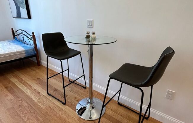 Studio, 1 bath, 400 sqft, $1,795, Unit 52-405