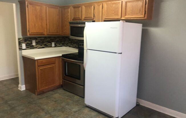 BEAUTIFUL BRICK HOME IN THE YORK MEADOW ADDITION!