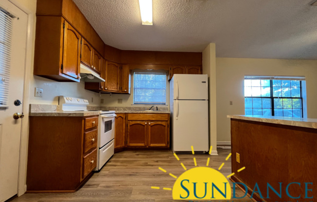 Centrally located 2 Bedroom Cottage in Fort Walton Beach!