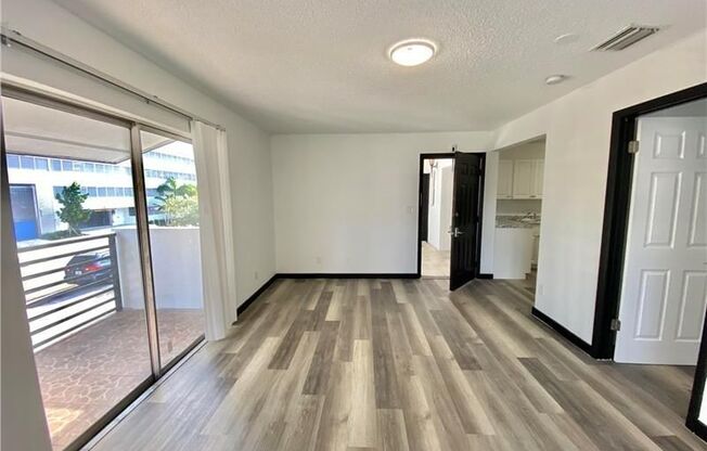 411 SE 10 ST