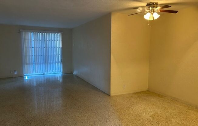 1/2 OFF 3RD MONTHS RENT!! 1/1 centrally located