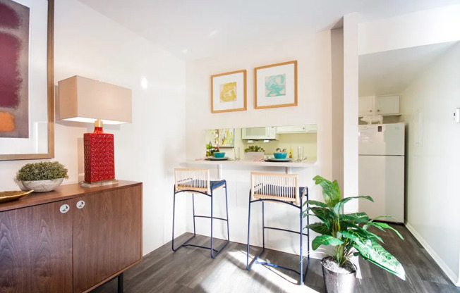 2 beds, 1.5 baths, 1,056 sqft, $1,599