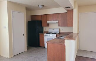 2 beds, 1 bath, 768 sqft, $1,150, Unit C