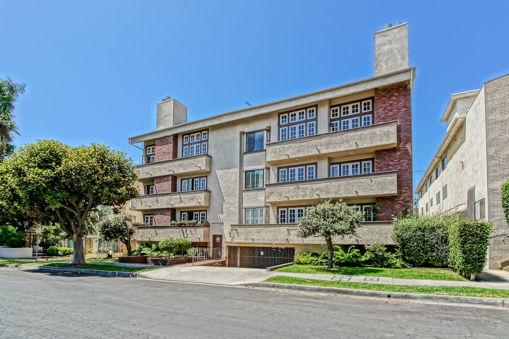 NICELY REMODELED, 2BR2.5BA, 1700 SQ FT CONDO W/ SPACIOUS BALCONY, LIVING SPACE & DUAL PRIMARY SUITES CLOSE TO SHOPPING, CENTURY CITY MALL, GYM & FREEWAY ACCESS!