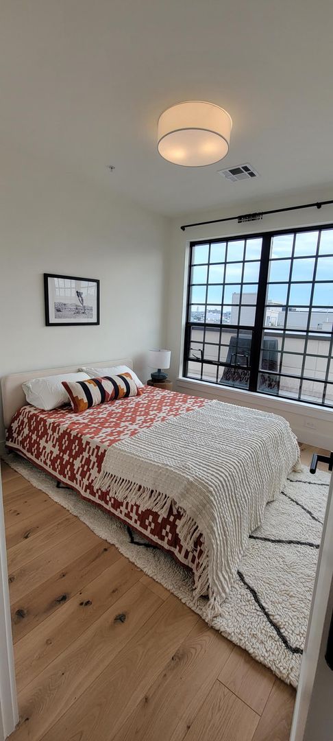 2 beds, 1 bath, 857 sqft, $2,905, Unit 605
