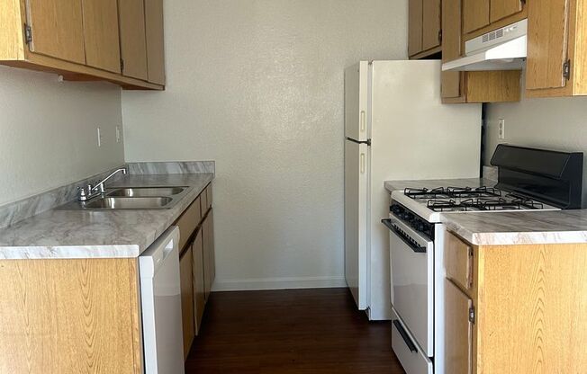 2 beds, 2 baths, 900 sqft, $2,200, Unit 07