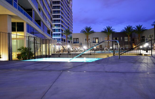 2 beds, 2 baths, $2,350, Unit # 1004