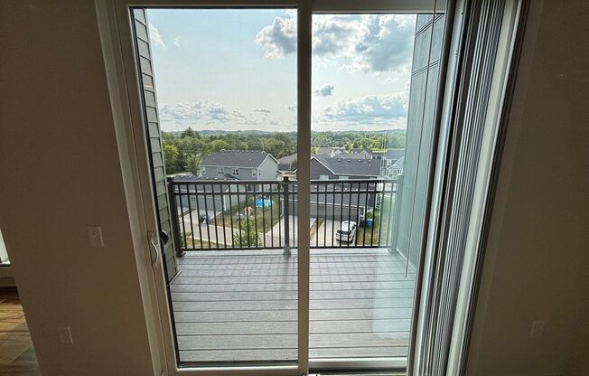 Studio, 1 bath, 585 sqft, $1,515, Unit 10025-304