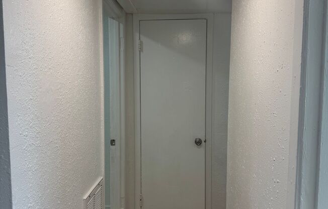 2 beds, 1 bath, 715 sqft, $1,340