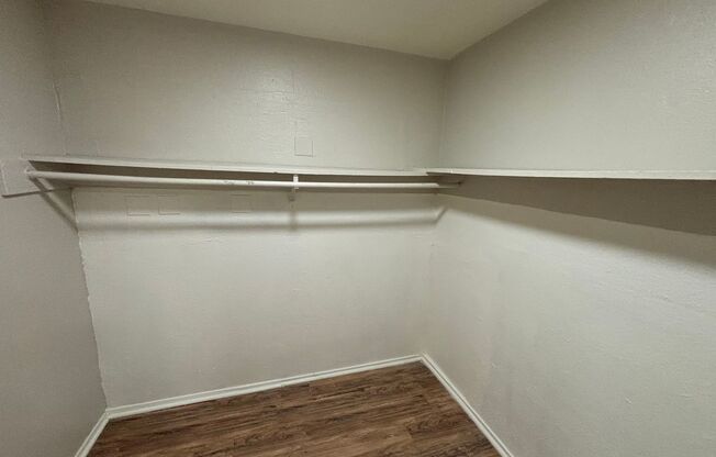 1 bed, 1 bath, 543 sqft, $1,250, Unit Apartment 05