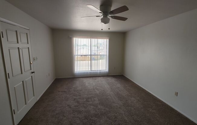 Las Flores Apartments