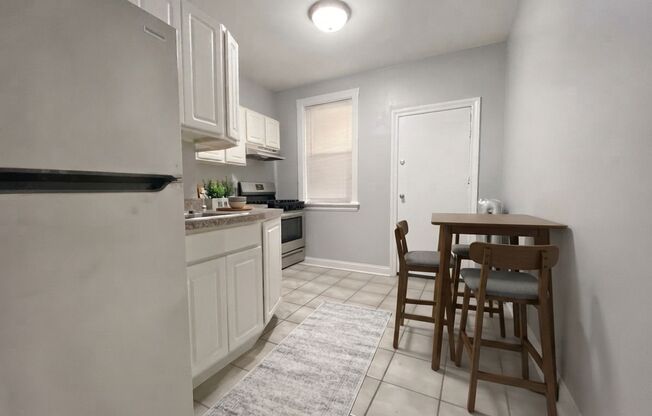 6257 Lakewood Apartments — Edgewater Glenn, Chicago