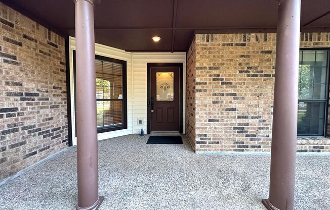 Spacious Single Story 4 Bedrooms, 2 Bathrooms Enclosed Sunroom for rent in South Austin Onion Creek for Rent!