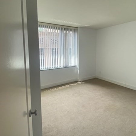 1 bed, 1 bath, 725 sqft, $4,000, Unit 701
