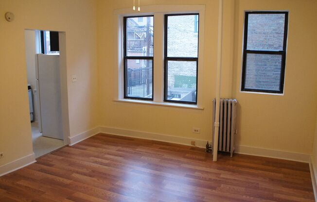 1 bed, 1 bath, 764 sqft, $1,895, Unit 1542-2N