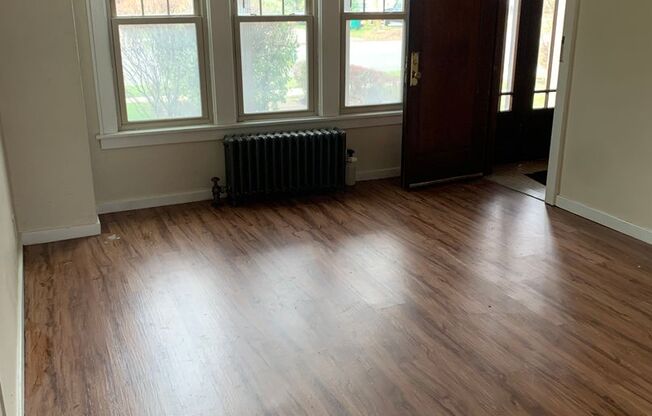 2 beds, 1 bath, 650 sqft, $1,195, Unit 298-3