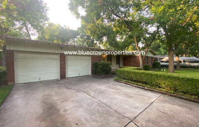 1521 LARKSPUR DR