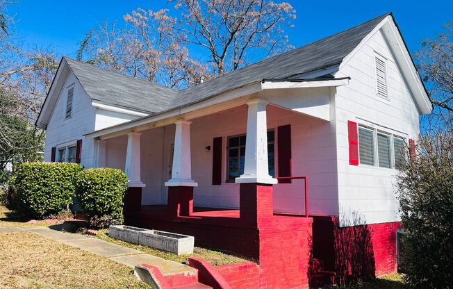 MOVE IN SPECIAL! Welcome home! Great location! 3 bed, 1 bath, large kitchen, parking for 2, lots of green space, W/D hookups, must see!