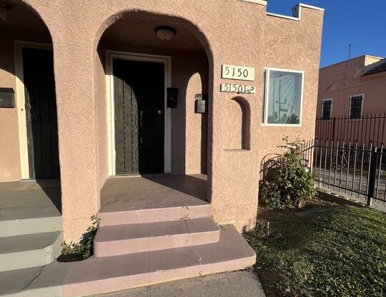 2 beds, 1 bath, $1,950