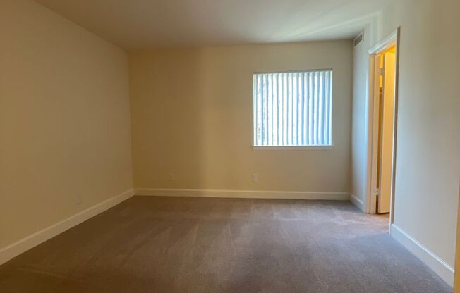 3 beds, 2 baths, 1,152 sqft, $2,350, Unit 14201 #204