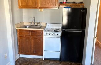 1 bed, 1 bath, $850, Unit Unit #4