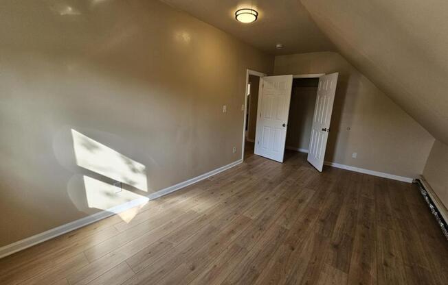 4 beds, 2 baths, $3,100