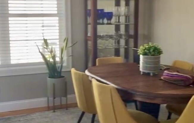 3 beds, 1 bath, 1,250 sqft, $3,000, Unit 2