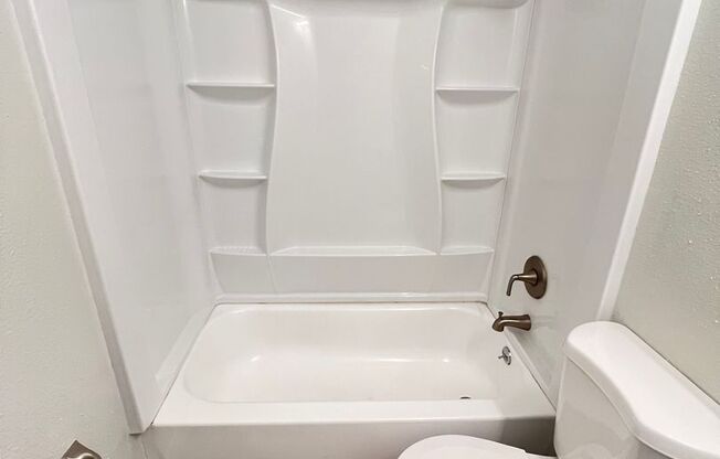 2 beds, 1.5 baths, 800 sqft, $1,595, Unit 231