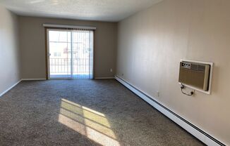 2 beds, 1 bath, 920 sqft, $725, Unit 24