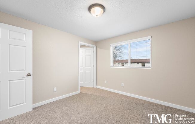 1 bed, 1 bath, 735 sqft, $1,565, Unit C34