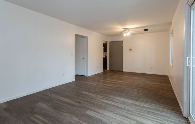 3 beds, 1 bath, $1,650, Unit 1432-2